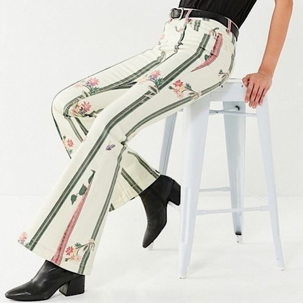 Urban Outfitters BDG Printed Floral Flare Jean (25)